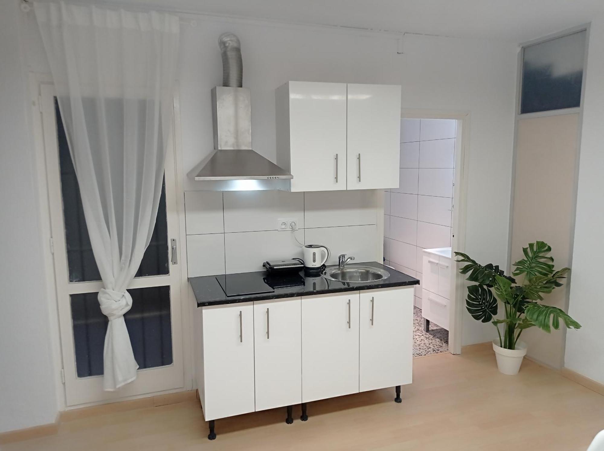 Sunny Central Double Bed Metro L5 - L1 * Barcelone